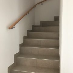 Treppenhaus mit Fliesen 